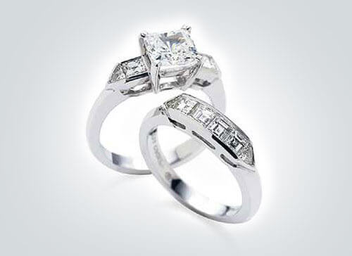 Cluster Diamond Rings