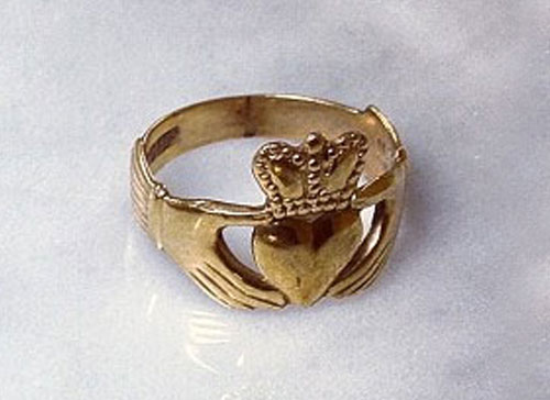 Beautiful Gold Wedding Ring